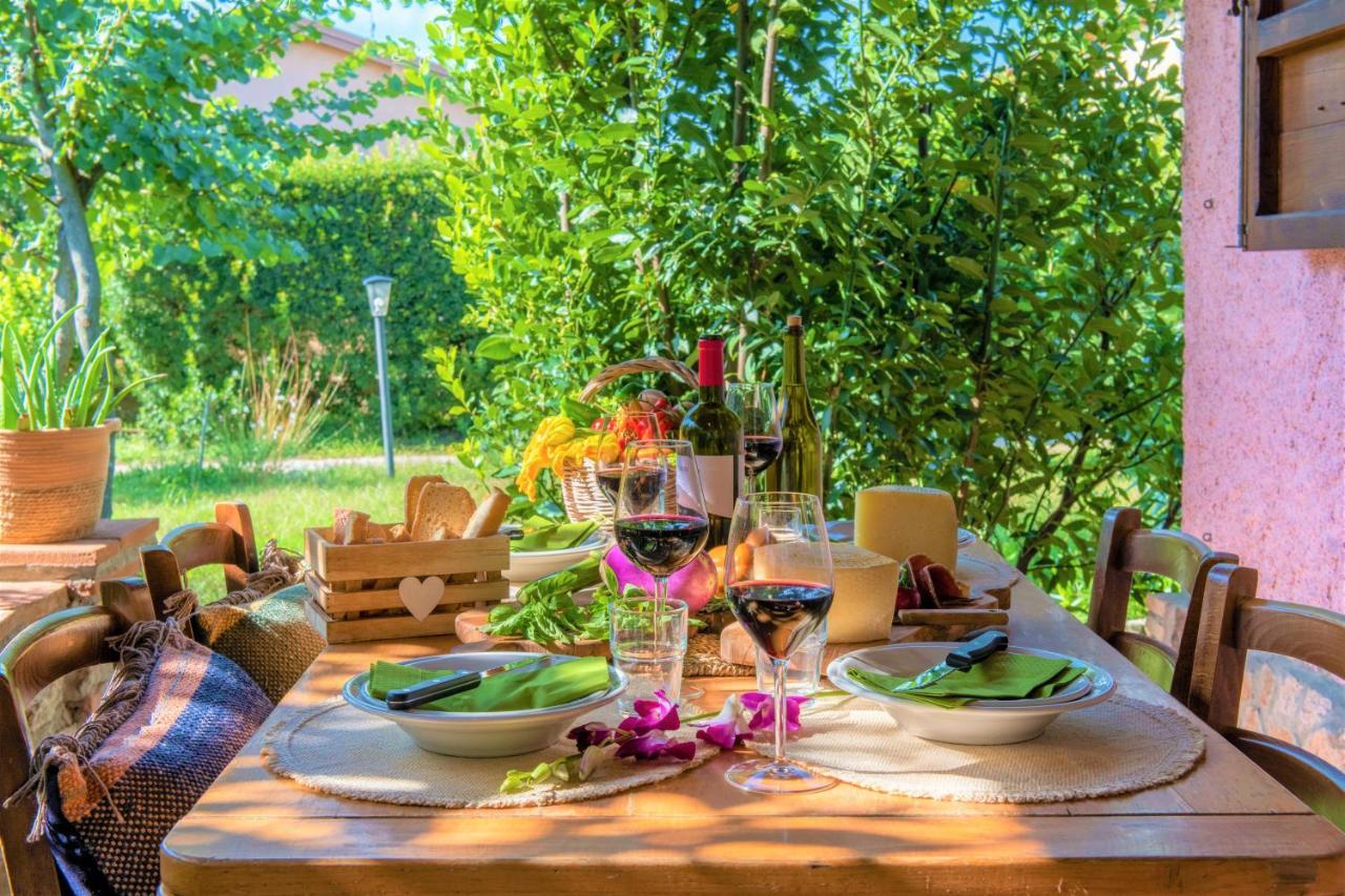 Hostly - Country House Donoratico - Only For Families Экстерьер фото
